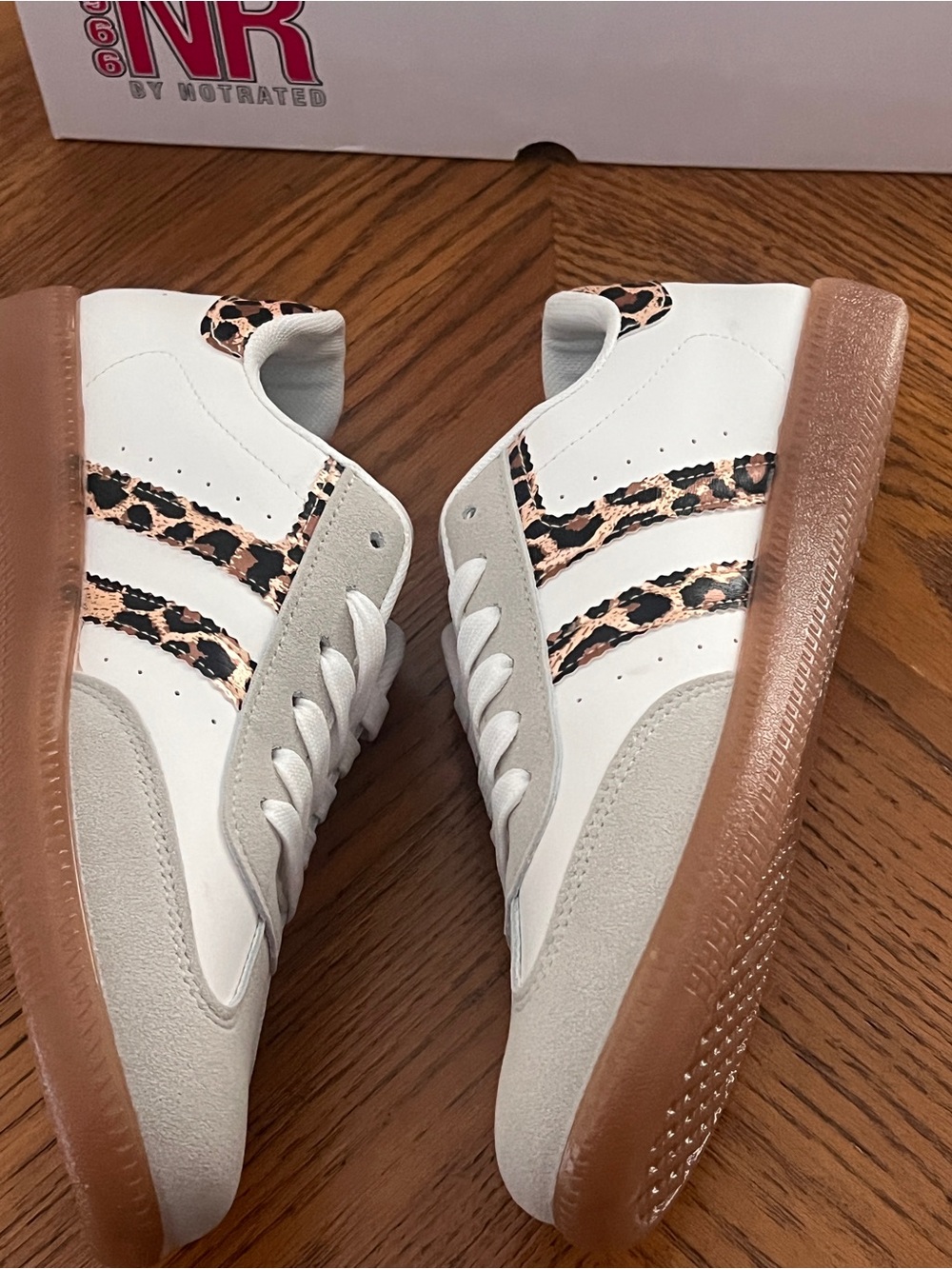 Not Rated Women’s White Leopard Accent Low-Top Sneakers - Picture 4 of 10